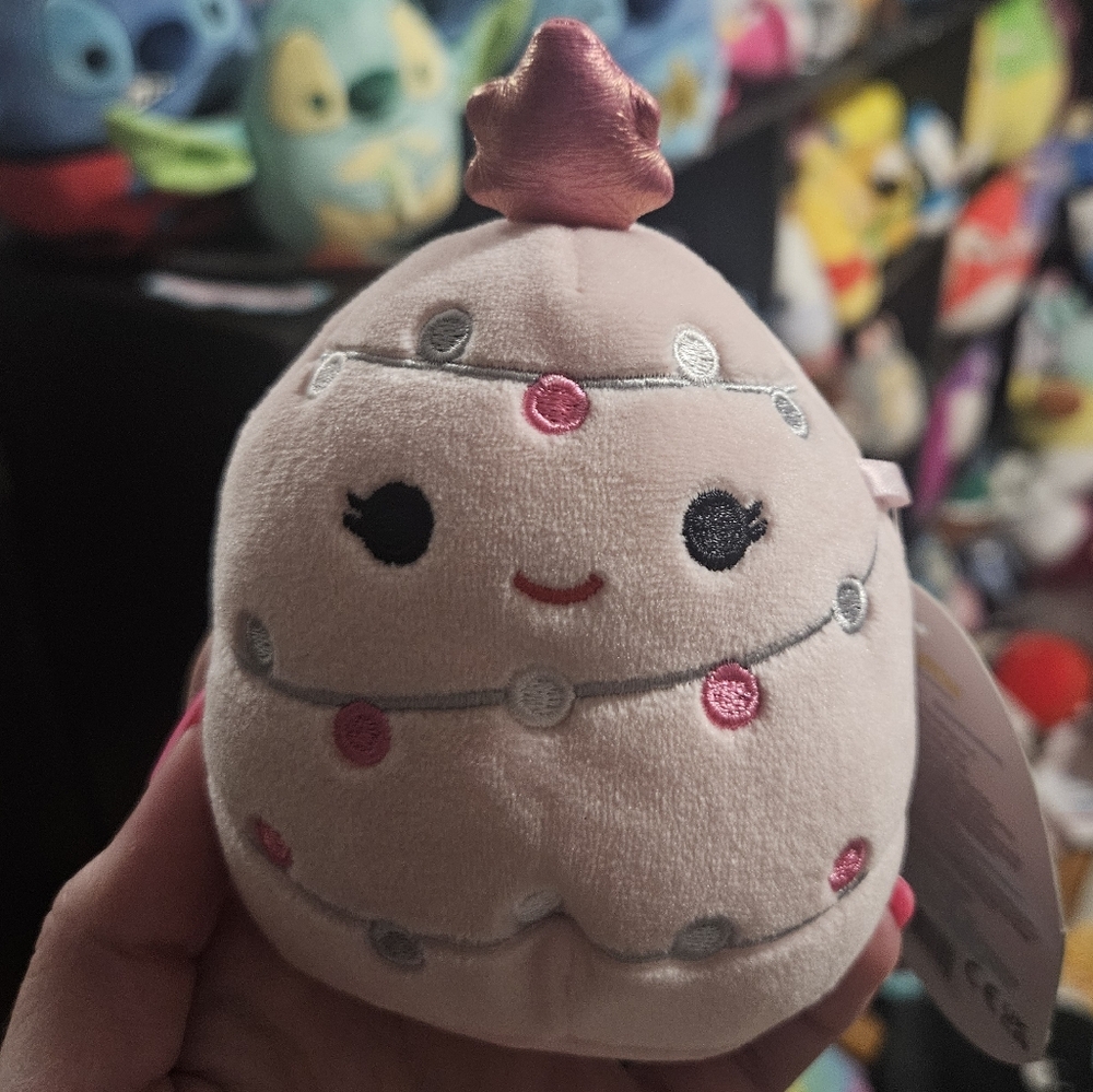 NWT Garnet the Pink Christmas Tree 🎄 4” Squishmallow